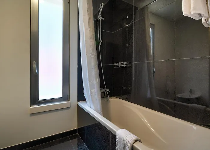 Luxury Nogueira Iv By Madeira וילה פונשל